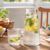 Carafe en verre avec tasse 800 ml, corps côtelé, couvercle en forme de tasse inversée, carafe à eau, ensemble de verres assortis, gobelet transparent