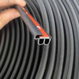 Striscia Adesiva in Gomma Spugnosa EPDM a Forma di Pzdb per Isolamento Acustico e Sigillatura di Porte e Finestrini Auto - Product Image 1