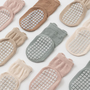 Exemaba Chaussettes respirantes antidérapantes pour bébés garçons et filles, 5 modèles de chaussettes de sport antidérapantes, 3 tailles - Product Image 4