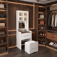 Coiffeuse moderne avec miroir éclairé et tabouret de rangement, ensemble de table de maquillage de luxe à motif marbre avec armoire en verre