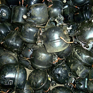 Compresseurs de réfrigération usagés, en métal noir, forme de morceau, qualité HMS, accessoires, ferraille de climatisation et de réfrigérateur, Ankara, 1 kg - Product Image 1