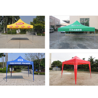 Tente événementielle commerciale en toile blanche imperméable, poteaux en aluminium, double couche, écologique, montage facile, avec renforts diagonaux.