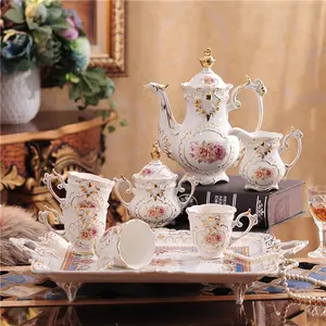 Offerta speciale set da caffè in ceramica goffrata set da tè tracciamento teiera d'oro brocca di zucchero tazza di brocca di latte piatto grande