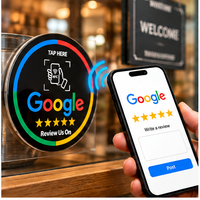 Plaque NFC noire premium pour avis Google, ronde, en acrylique, avec technologie de paiement sans contact.