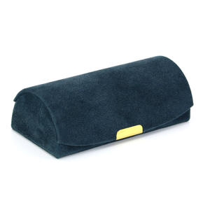 Estuche de Joyería de Viaje Ovalado de Terciopelo Italiano Negro con Logotipo Personalizado, Organizador de Joyas al por Mayor para Aretes, Anillos y Collares - Product Image 5