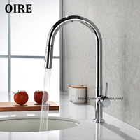 Robinet de cuisine monocommande chromé avec douchette extractible pour eau chaude et froide, idéal pour hôtels et hôpitaux, fabriqué en Chine.