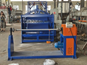 Ligne de production de tapis en herbe dorée épaissie à vis unique, extrudeuses pour <span class=keywords><strong>film</strong></span> PE et polystyrène, pour la fabrication de gazon artificiel vert - Product Image 6