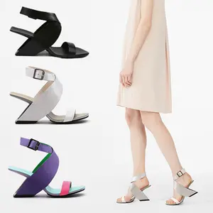 Berita Populer 2023 Sandal Musim Panas Wanita Mode Terbaru Sandal Selop Wanita Hak Tebal Romawi Ujung Persegi dengan Hak Aneh