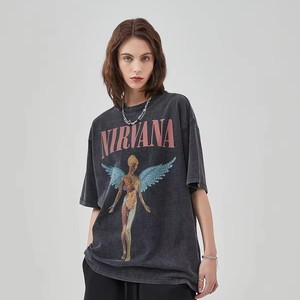 T-shirt streetwear vintage en coton 100% premium, effet délavé, logo personnalisé - Product Image 1