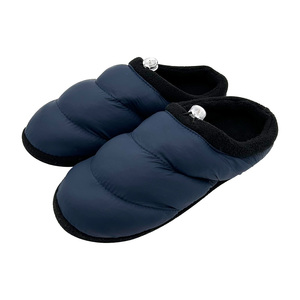 Pantofole per la <span class=keywords><strong>casa</strong></span> per il tempo libero semplici personalizzate <span class=keywords><strong>blu</strong></span> Navy <span class=keywords><strong>da</strong></span> uomo con fodera trapuntata superiore trapuntata - Product Image 1