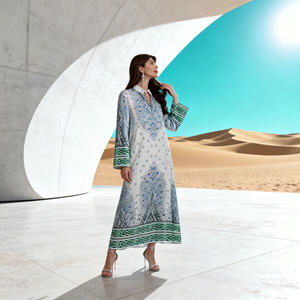 Robe Abaya en Polyester de Luxe Personnalisée avec Strass Thermocollants pour Femmes Musulmanes – Idéale pour Soirées et Occasions Élégantes (Vente en Gros) - Product Image 4