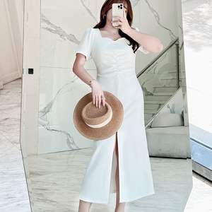 Robe moulante plissée à col carré style français Runqi N8645, blanche, pour femme, été, décontractée, à porter au quotidien - Product Image 5