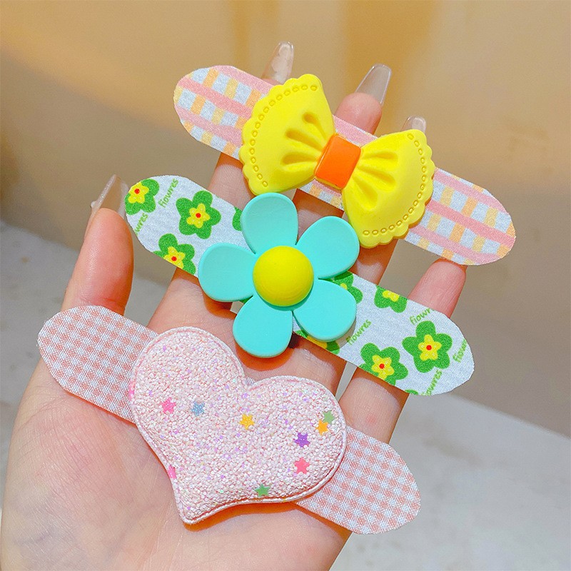 ชุดสามชิ้นผูกโบว์