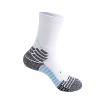 Vente en gros Hommes Femmes Cyclisme Randonnée Basketball Travail Courir Athlétique Équipage Chaussettes de compression Logo personnalisé