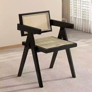 Sillón Moderno de Madera Negra con Asiento y Respaldo de Ratán, Patas Cónicas, Silla de Acento Cómoda - Product Image 1