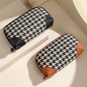 Portefeuille zippé portable pour femme, sac à lettres pour rangement cosmétique et dîner, avec motif hirondelle - Product Image 5