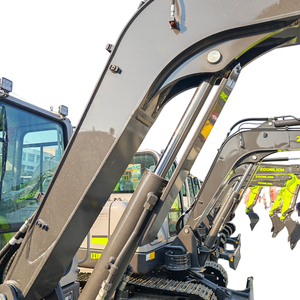 In Stock Zoomlion ZE60G 6Ton <b>Mini</b> Crawler Excavator Construction Machine With Powerful <b>AC</b> Low fuel consumption For Sale - Product Image 4