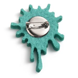 Pin de seguridad personalizado: insignia de plástico, botón bordado, insignia de fieltro o de hojalata para regalos - Product Image 4