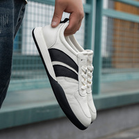 Nouvelles baskets basses en cuir rétro pour hommes, collection Printemps 2026 – Chaussures blanches décontractées et confortables de style classique pour le quotidien