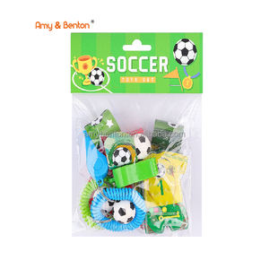Nouvel ensemble de jouets de fête sur le thème du football avec jeu de devinettes de football, tampon à claquer pour les faveurs de fête de football, fournitures 12 pièces - Product Image 6