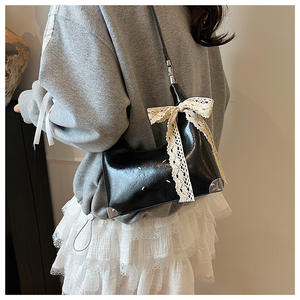 Bolso para axilas de estilo dulce a la moda más vendido para mujer, bolso de hombro minimalista de nicho de estilo coreano para mujer - Product Image 3