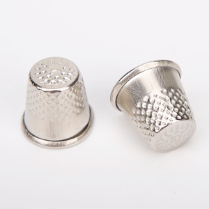 Doigtier en métal pour la couture, le point de croix, l'artisanat, fait main, durable, de forme ronde, accessoire - Product Image 5