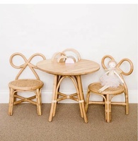 Chaise en rotin pour enfants avec dossier en forme de nœud, chaise en osier pour salle de jeux, chambre d'enfant, fête, ensemble table et chaises en rotin pour enfants