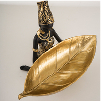 Objets décoratifs pour le salon Statue de femme noire africaine en résine Assiette à fruits Plateau tribal Feuille de rangement pour décoration de table