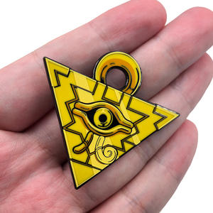 หมุดสัญลักษณ์โลหะสำหรับตกแต่งกระเป๋าเป้สะพายหลังผ้าดีไซน์ใหม่5ซม. คุณภาพสูงเกม yugi-Oh ทองสหัสวรรษ - Product Image 2