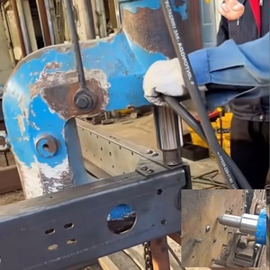 Machine <span class=keywords><strong>à</strong></span> <span class=keywords><strong>riveter</strong></span> hydraulique pour châssis de voitures et de camions, pinces <span class=keywords><strong>à</strong></span> <span class=keywords><strong>riveter</strong></span> <span class=keywords><strong>à</strong></span> froid, 42T/26T/36T, machine <span class=keywords><strong>à</strong></span> <span class=keywords><strong>riveter</strong></span> hydraulique suspendue. - Product Image 1