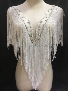 Boléro décoratif à franges en perles blanches - Product Image 3