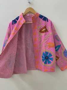 เสื้อแจ็คเก็ตโบโฮฤดูหนาวแบบแฮนด์เมดสั่งทำสีได้ ผ้ากำมะหยี่ปักลายสัตว์ แต่งกระดุมผ้าฝ้าย  ไซส์เดียว  เสื้อคลุมสไตล์ชาติพันธุ์ - Product Image 6