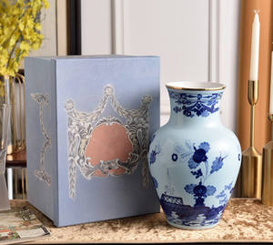 Luxury High Quality Contemporary Tabletop Porcelain <b>Vases</b> with Decals for Wedding and High-End Home Decor - Product Image 3