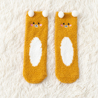 Chaussettes en polyester anti-boulochage respirantes et chaudes unisexe, épaisses, tricotées, avec broderie de dessin animé d'ours, en stock au Fujian