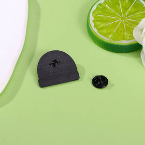 เข็มกลัดเคลือบลายกระต่ายอีสเตอร์จากอนิเมะ การ์ตูนน่ารัก เข็มกลัดติดเสื้อ ของขวัญสำหรับแฟนคลับและเพื่อนๆ - Product Image 4