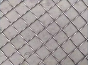 Grillage soudé en acier galvanisé robuste Houhong pour clôture agricole, services de pliage et de découpe, modèle HDG-WWM-1x1-14G, tissage simple - Product Image 4