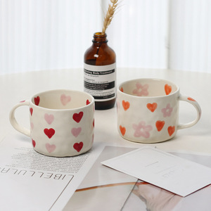 Tùy chỉnh bao bì và in logo Hand Painted in ấn trái tim màu hồng kỷ niệm tình yêu <span class=keywords><strong>Mug</strong></span> Ngày Valentine cốc cà phê - Product Image 2