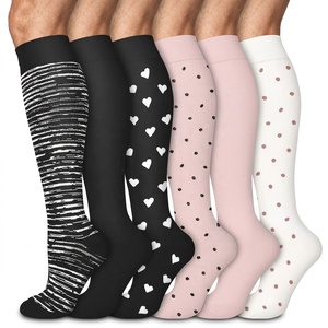 6 paires <span class=keywords><strong>de</strong></span> chaussettes <span class=keywords><strong>de</strong></span> compression graduée en nylon tricoté pour femmes et hommes, pour Noël, Halloween, course à pied, voyage, sport - Product Image 1
