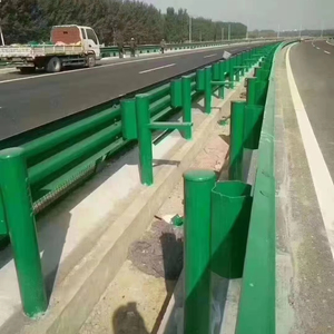 عالية الأداء Q235B بخاخ أخضر ثلاثي الموجات الدرابزين W شعاع باريير الطريق السريع الدرابزين لإدارة حركة المرور - Product Image 5