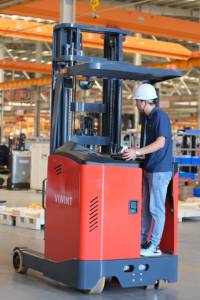 Apilador Eléctrico de 2 Toneladas de Capacidad Personalizado, 4.5M, con Batería de 48V/400Ah, Transpaleta Eléctrica - Product Image 4