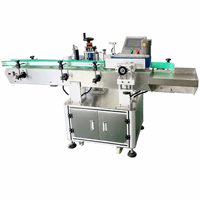 Machine d'étiquetage latéral automatique pour cartons, boîtes, contenants en plastique, bouteilles et lignes d'emballage industrielles