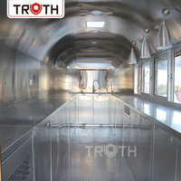 Remorque de cuisine mobile commerciale Truth avec rôtissoire à poulet, cuisine complète et chariot alimentaire en acier inoxydable