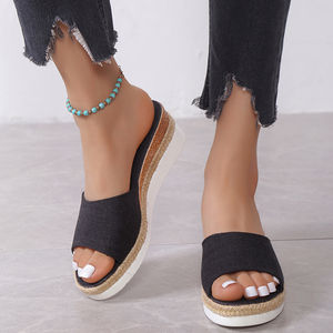 Sandalias de tacón inclinado para mujer, novedad de verano 2025, con suela gruesa, tacón medio, estilo boca de pez, de una tira, frescas, para playa - Product Image 5