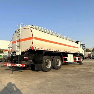 Camión Cisterna de Combustible de Tamaño Mediano Marca JAC 6X4 con Capacidad de 20000 Litros para Petróleo Crudo, Gasolina y Diésel - Product Image 4