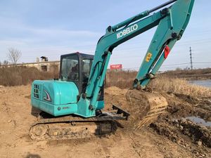 Excavatrice sur chenilles hydraulique Kobelco SK60 d'occasion, modèle 2024, 6 tonnes, bon état, pour construction, agriculture, terrassement, moteur, pompe, boîte de vitesses - Product Image 3