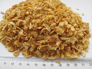 नई फसल के तले तले हुए सूखे सूखे सूखे सूखे सूखे सूखे सूखे पीले प्याज - Product Image 3