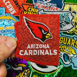 Patchs brodés thermocollants personnalisés en <span class=keywords><strong>tissu</strong></span>, patchs NFL, patchs à lettres, patchs brodés, faible MOQ, <span class=keywords><strong>transfert</strong></span> thermique, à repasser <span class=keywords><strong>sur</strong></span> t-shirts, casquettes - Product Image 1