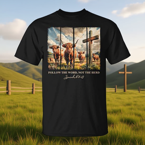 Camiseta Follow The Word Not The Herd con diseño de vaca de las Tierras Altas occidentales cristianas - Product Image 3