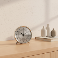 Horloge à insérer en laiton/aluminium de 90mm avec base en bois Horloges de bureau/table circulaires modernes pour cadeaux de Noël et d'anniversaire