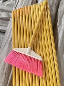 Mango de escoba de madera recubierto de PVC Color personalizado de alta calidad/Palos de fregona de madera/mango <span class=keywords><strong>Broomo</strong></span> - Product Image 3